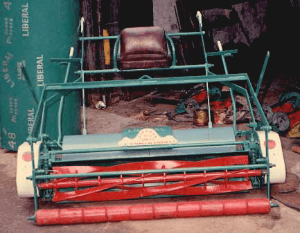 Heavy Duty tractor trailed cylinder lawn mower with seat